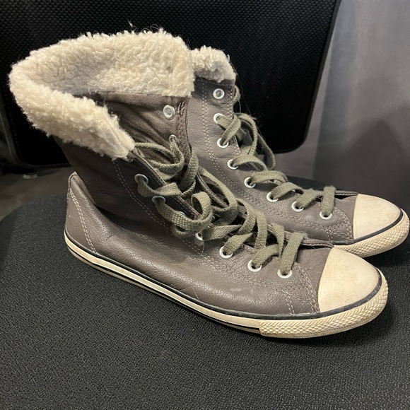 Leather converse woman’s size 7.5 - Picture 1 of 5